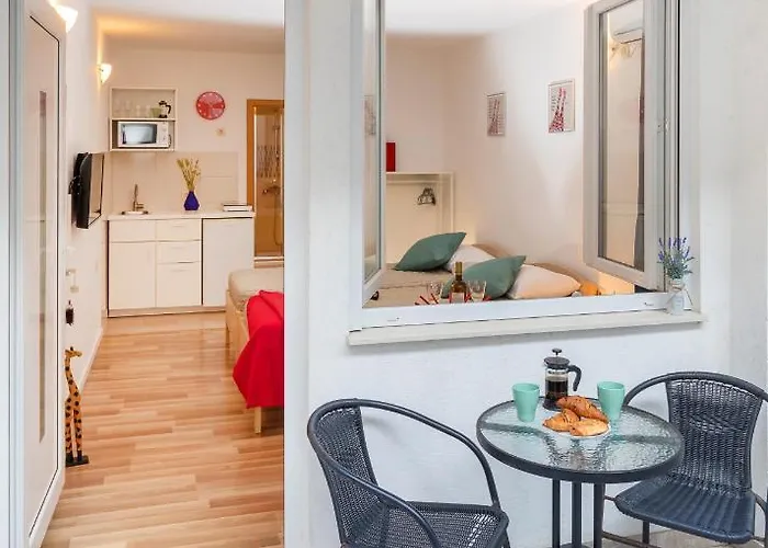 Bis 3 * دوبروفينك