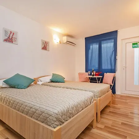 Διαμέρισμα Bis 3 *